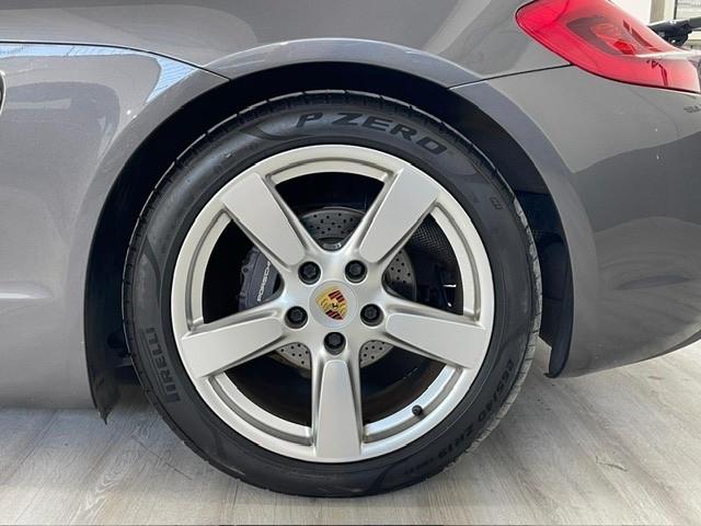 Porsche Cayman 2.7