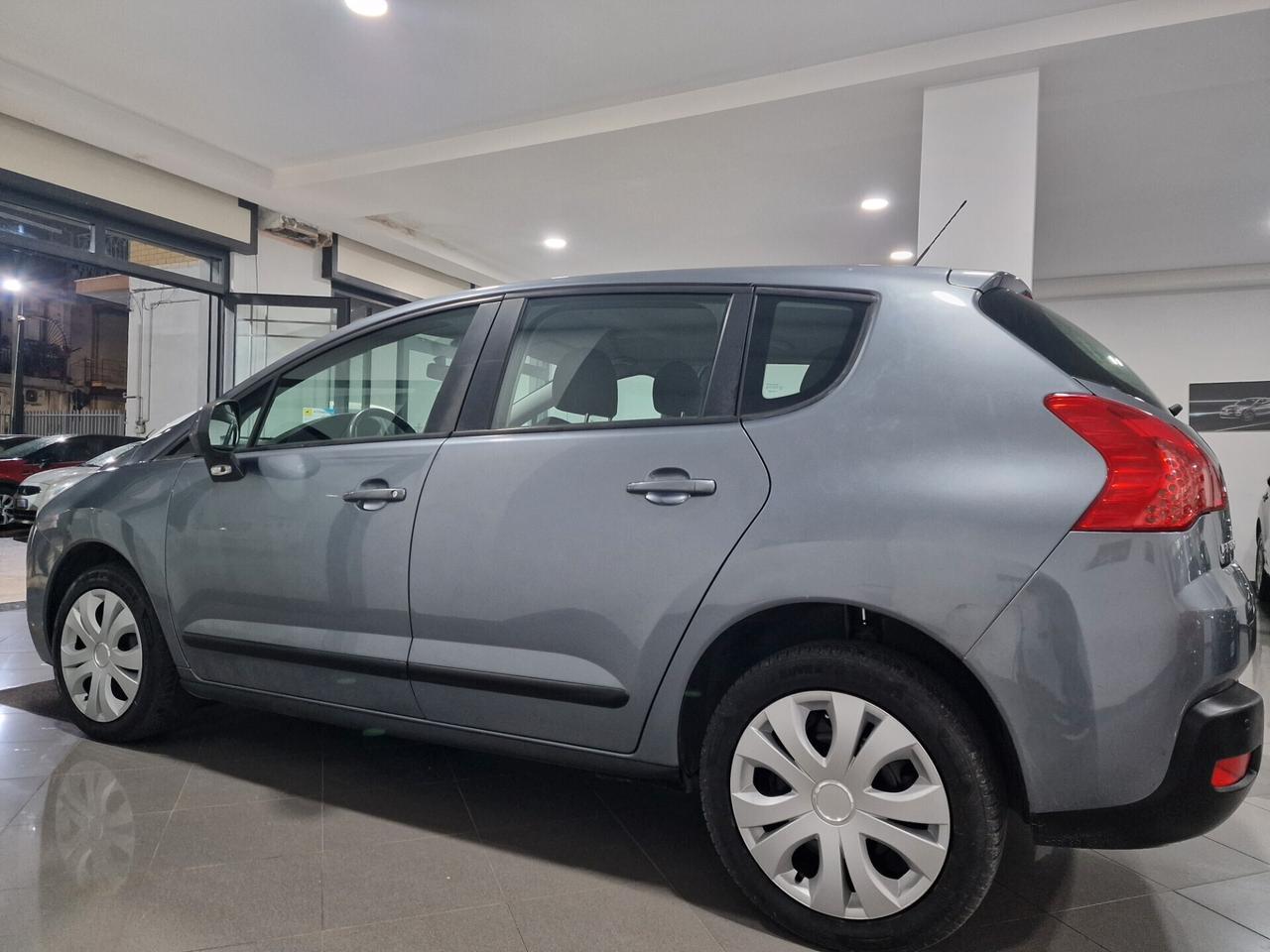 Peugeot 3008 1.6 HDi 115CV Access