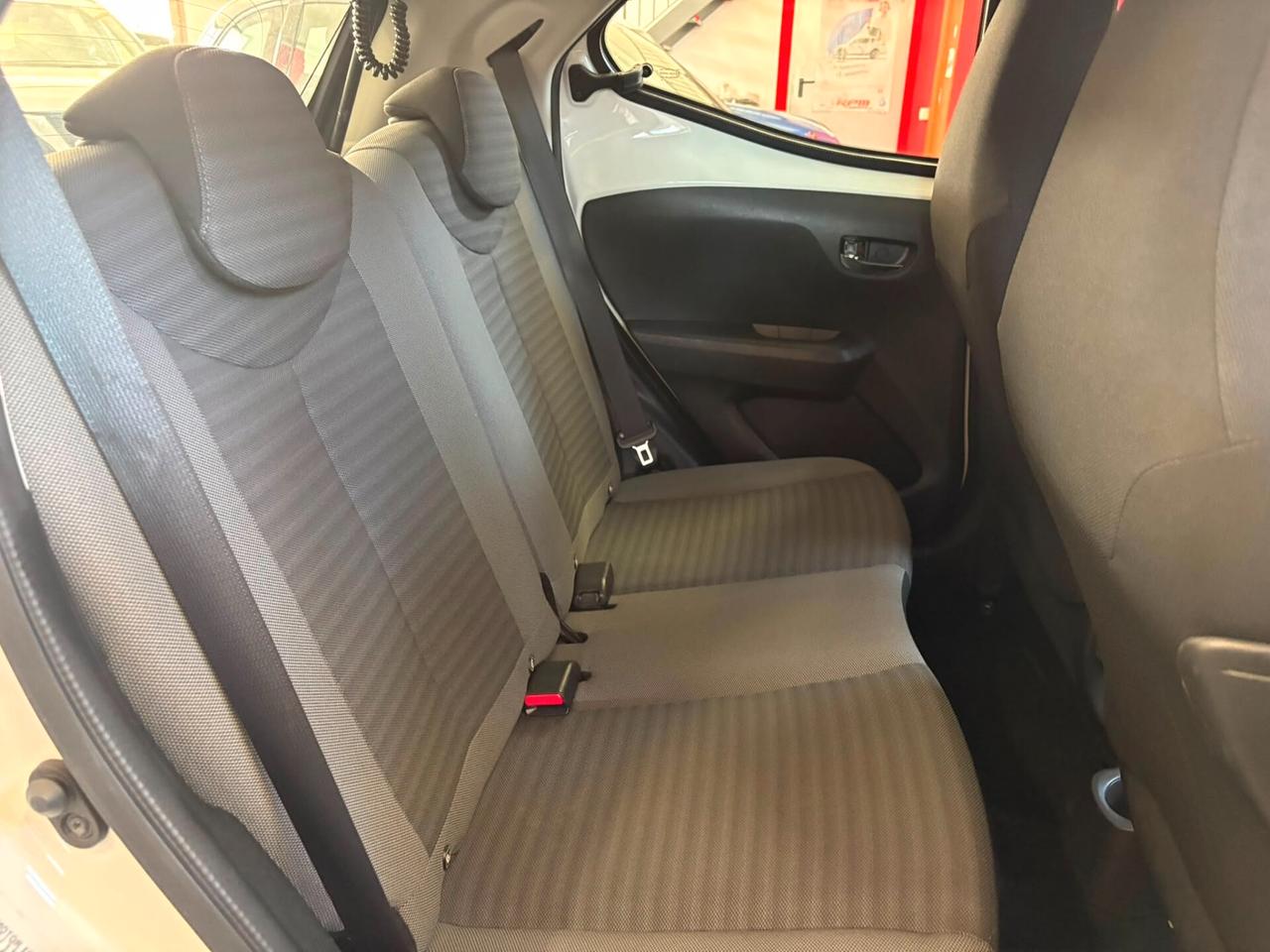 Toyota Aygo 1.0 VVT-i 69 CV 5 porte x-cool