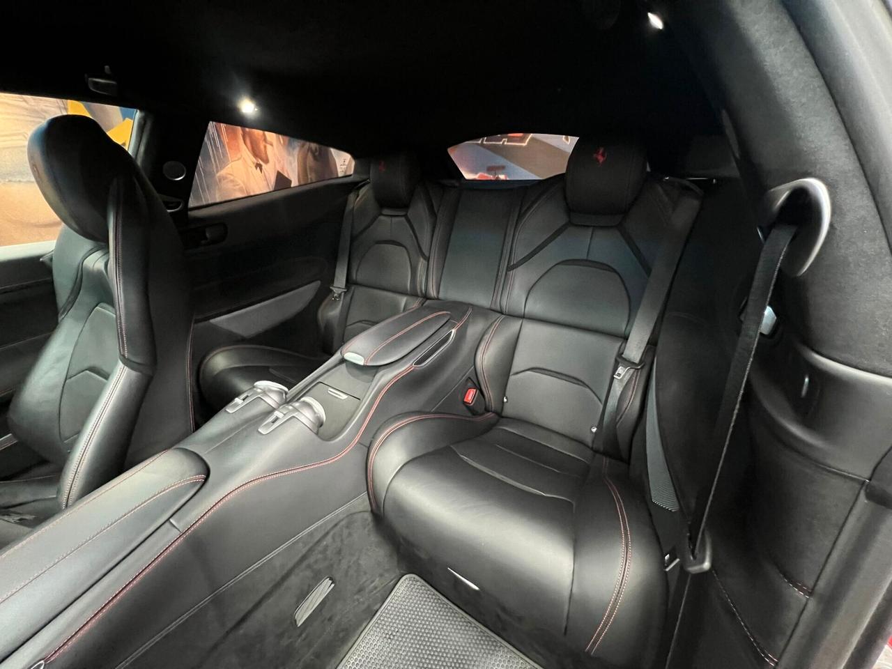 Ferrari GTC4 Lusso 3.9 T dct (296)