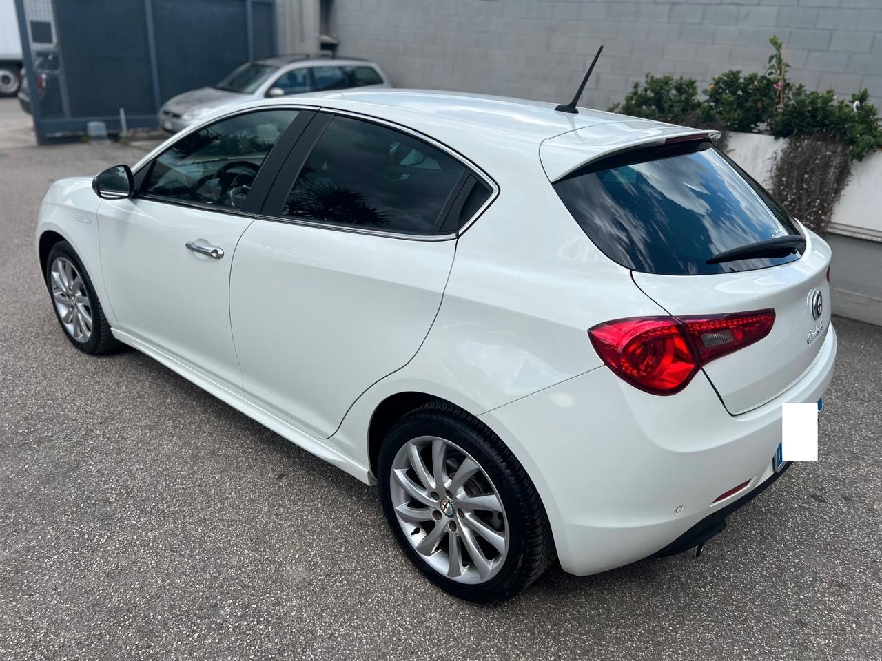 Alfa Romeo Giulietta 1.6 jtdm 105cv DISTINCTIVE E5 NAVI/TELPDC PERFF.