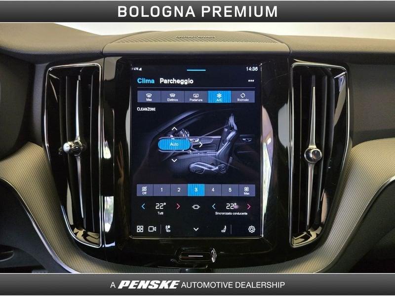 Volvo XC60 XC60 B5 AWD automatico Plus Dark