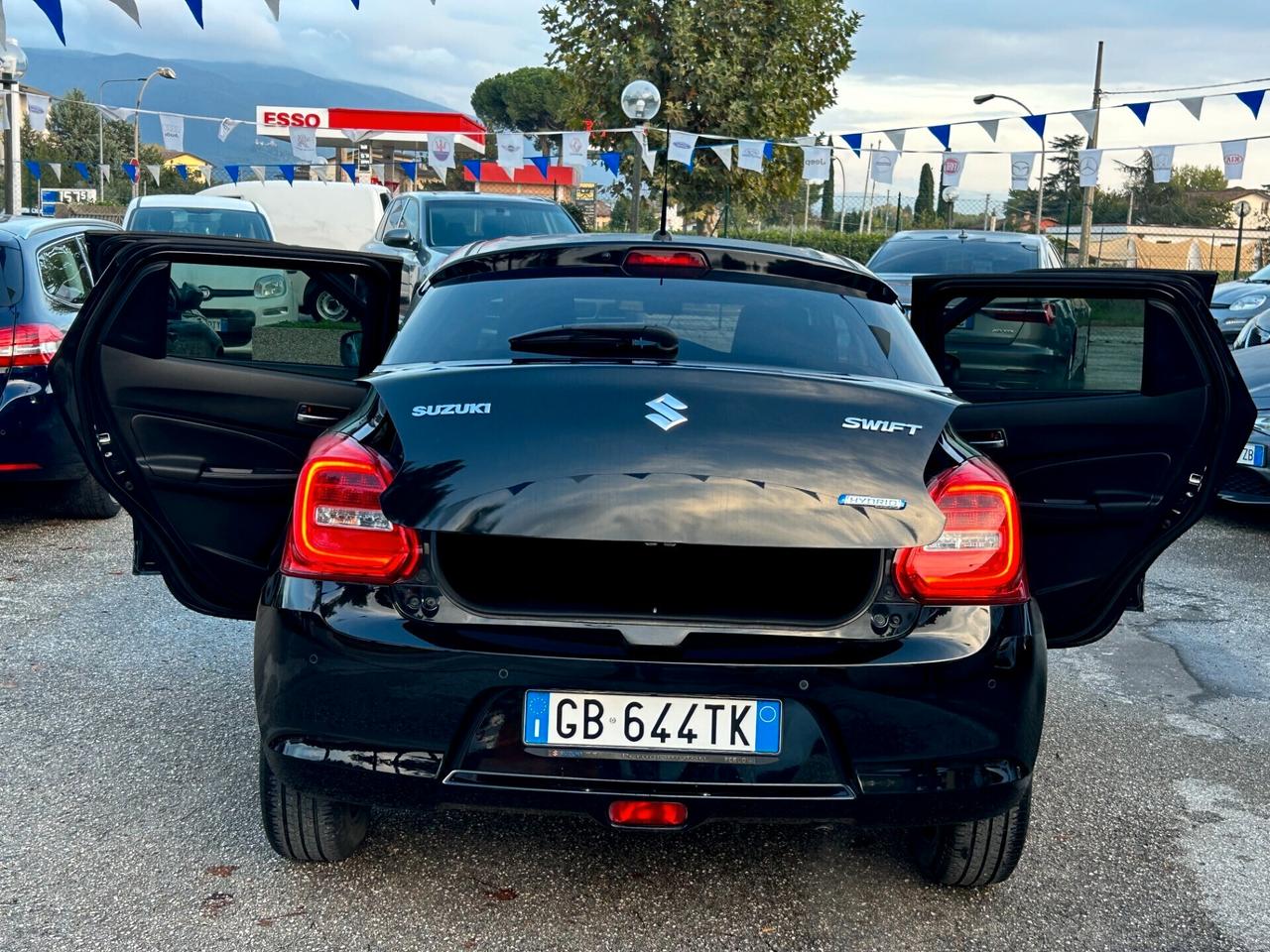 " UNA CHICCA " Suzuki Swift 1.2 Hybrid Top