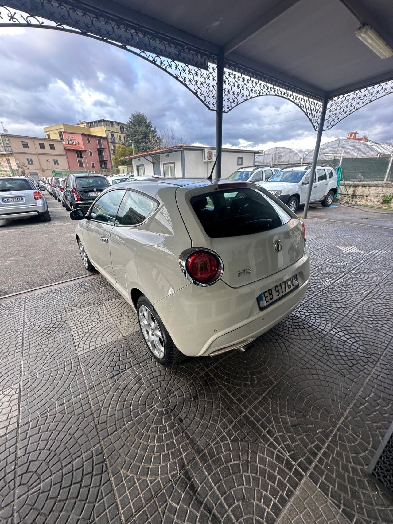 Alfa Romeo MiTo 1.6 JTDm 16V Distinctive Sport Pack