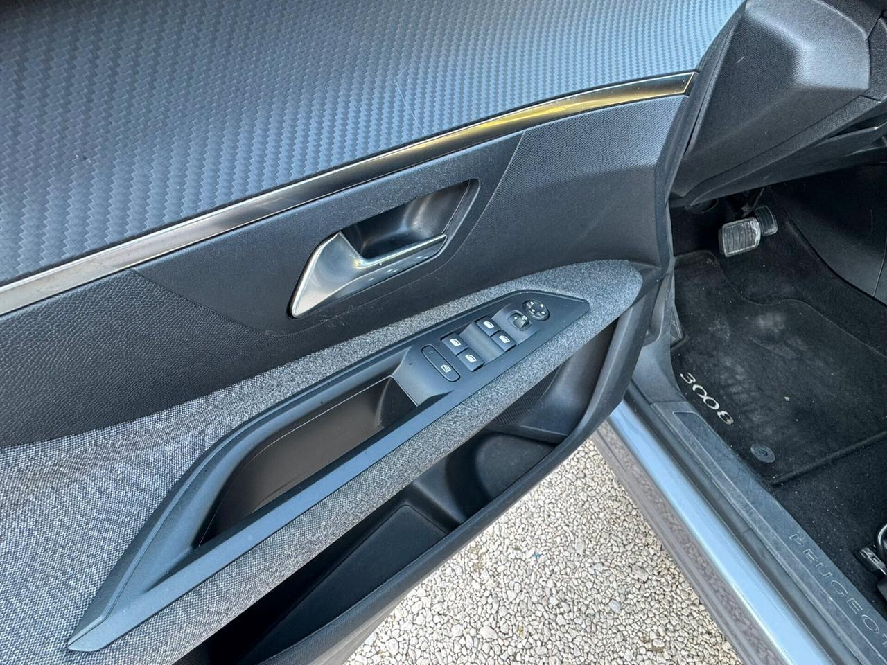 Peugeot 3008 BlueHDi 130 S&S EAT8