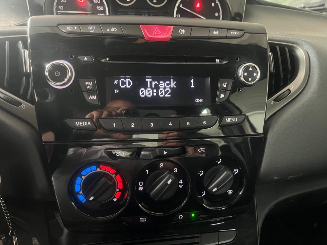 Lancia Ypsilon 1.2 69 CV Elle 12 mila km solo