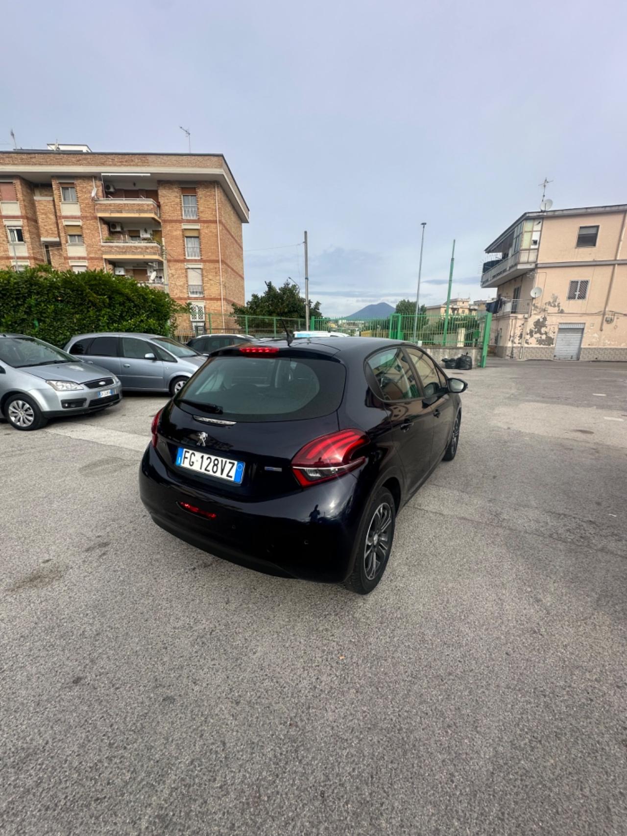 Peugeot 208 PureTech 82 5p. GPL Active