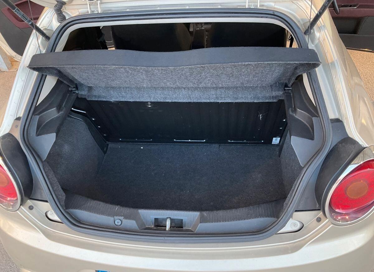 Alfa Romeo MiTo 1.6 JTDm 16V Distinctive Premium Pack