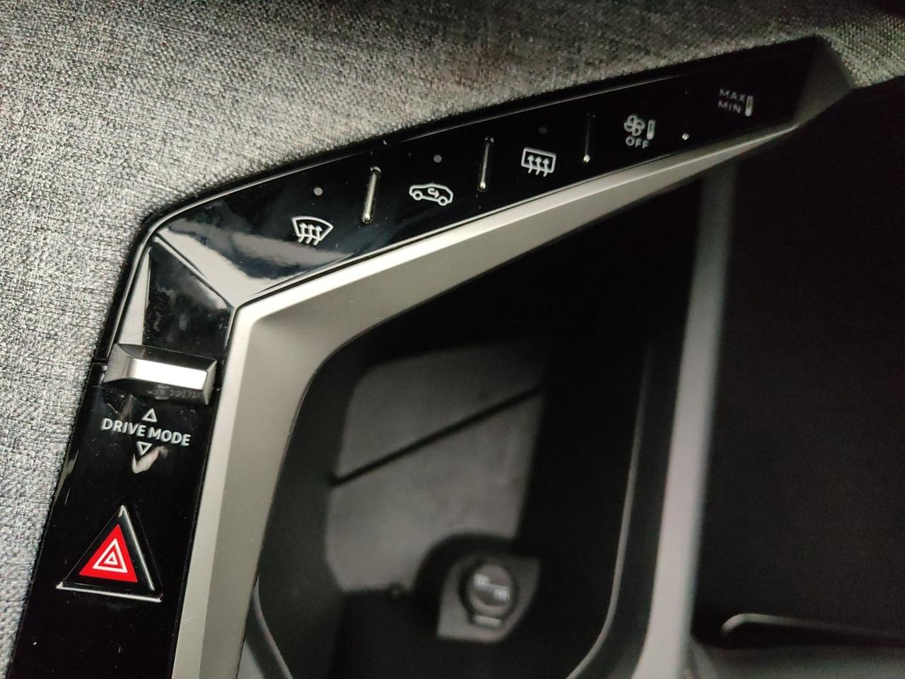 PEUGEOT 3008 III 2024 1.2 HYBRID 145CV ALLURE E-DCS6