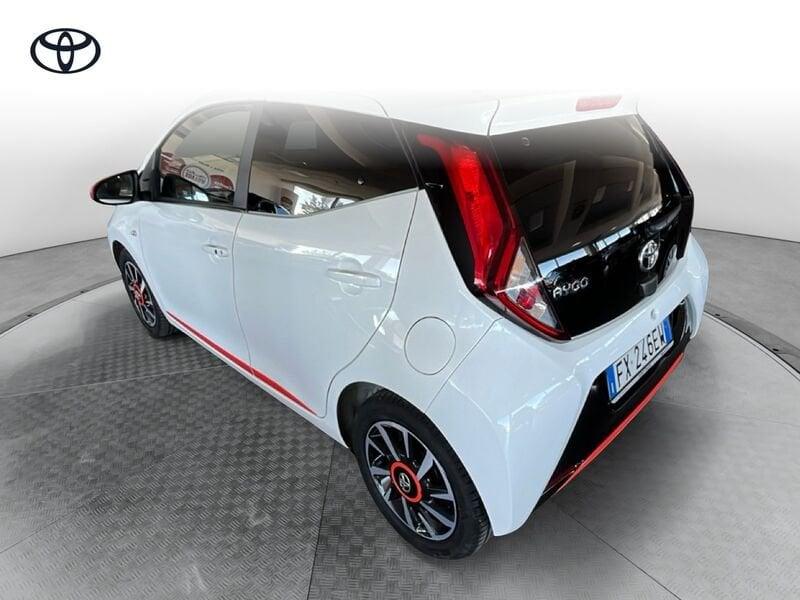 Toyota Aygo 004282 1.0 VVT-i 72 CV 5 porte x-wave orange