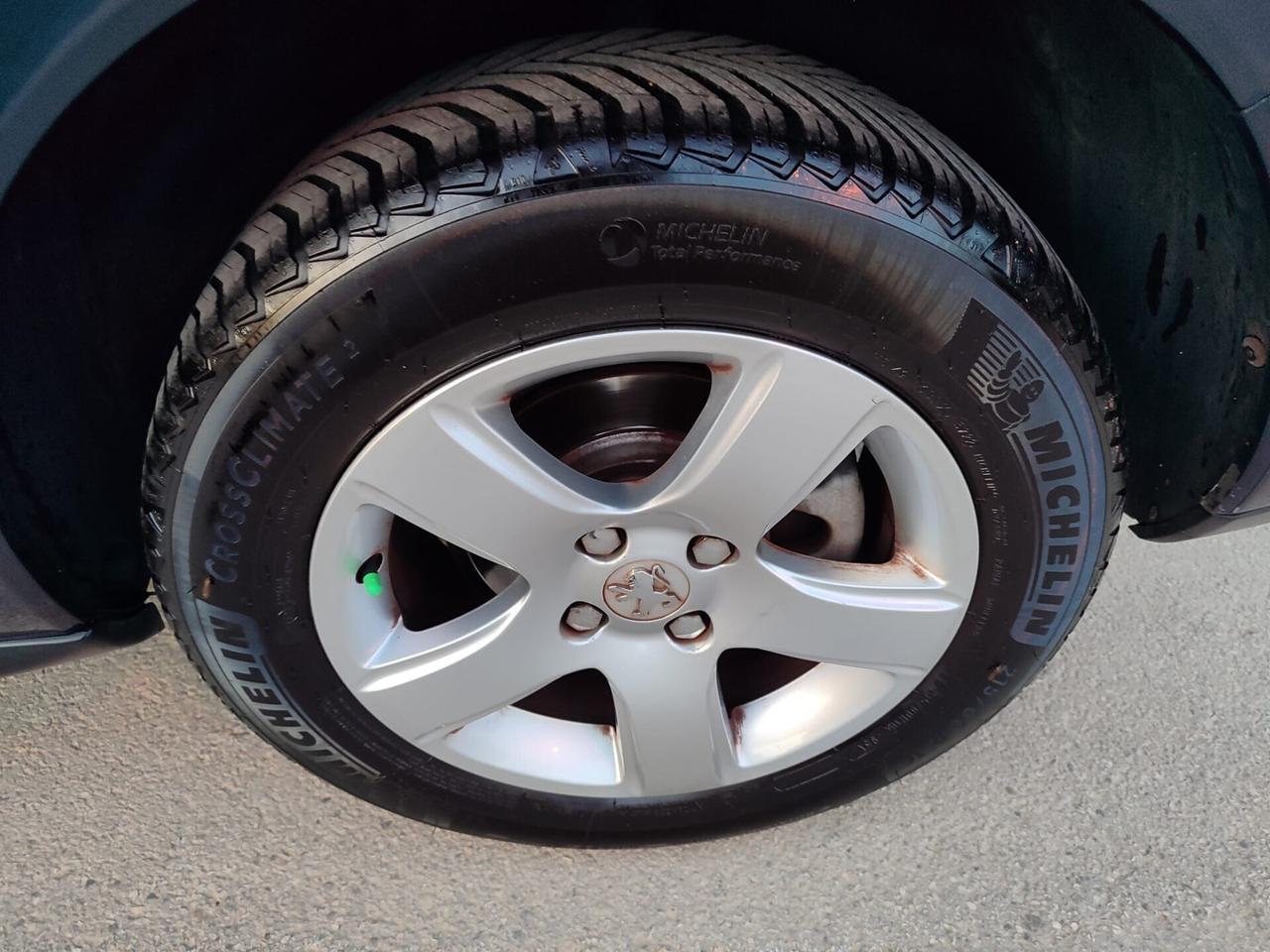 Peugeot 3008 1.6 HDi 112CV Active 2012!!