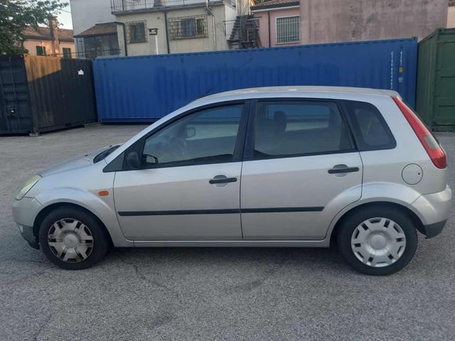 FORD Fiesta 1.4 TDCi 5p. Ghia senza nessun lavoro da fare
