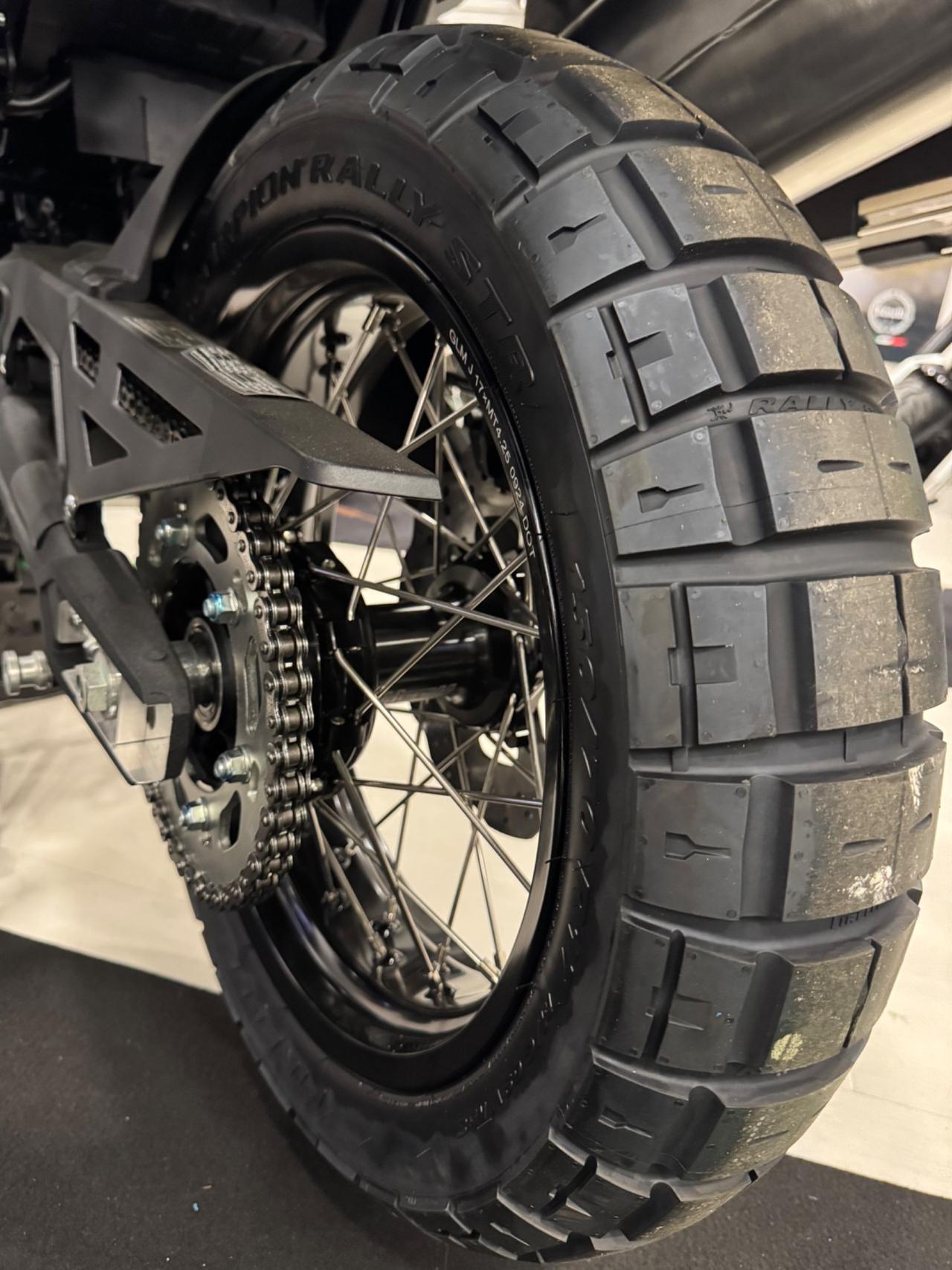 Benelli TRK 702 X!! CON TRIS DI VALIGIE IN ALLUMINIO!!