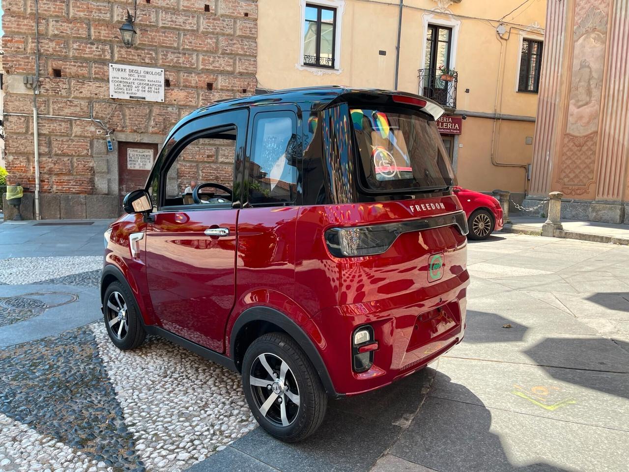 FREEDOM EVO 25 km/h Scooter Cabinato Senza Patente