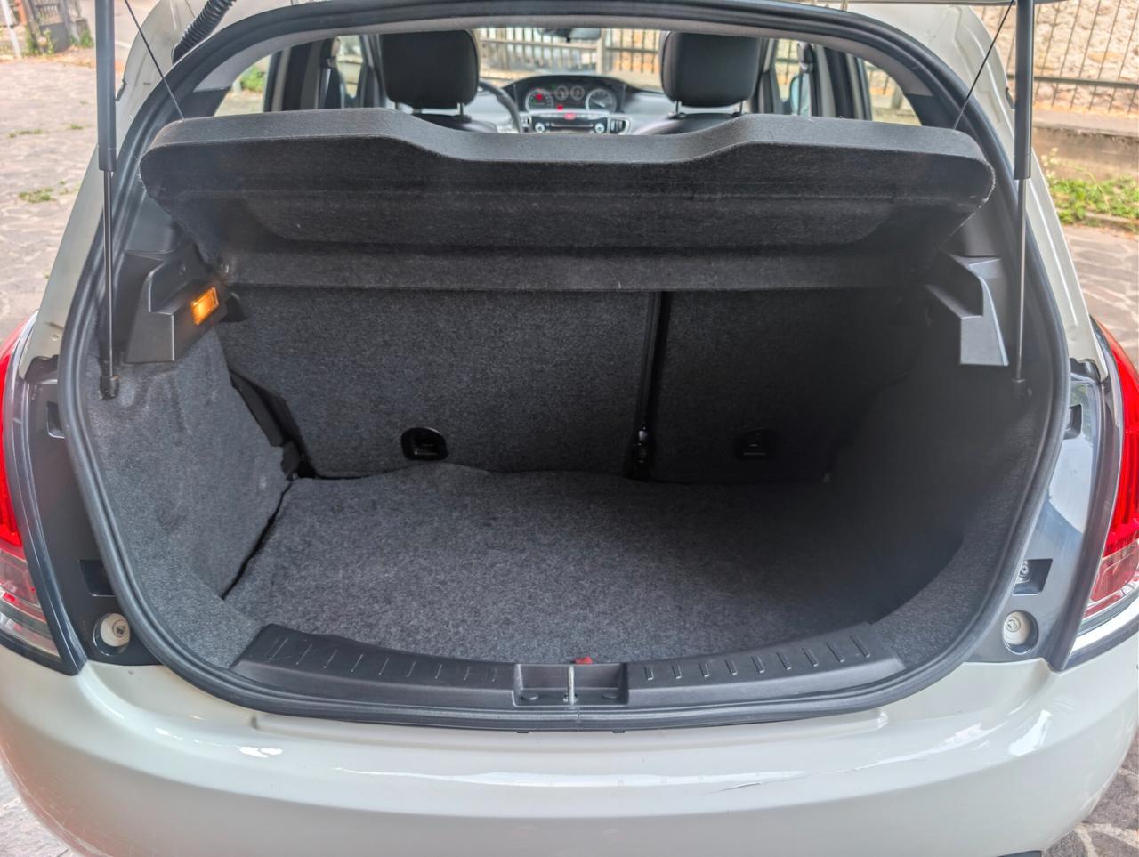 Lancia Ypsilon 1.2 69 CV 5 porte GPL Ecochic Platinum