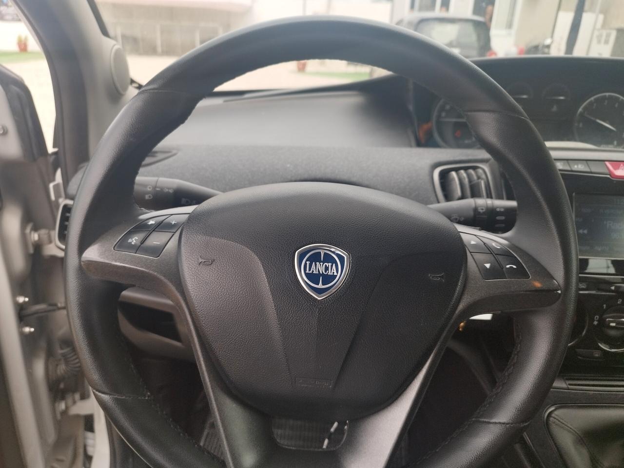 Lancia Ypsilon 5p 1.2 69cv EcoChic Gold Gpl