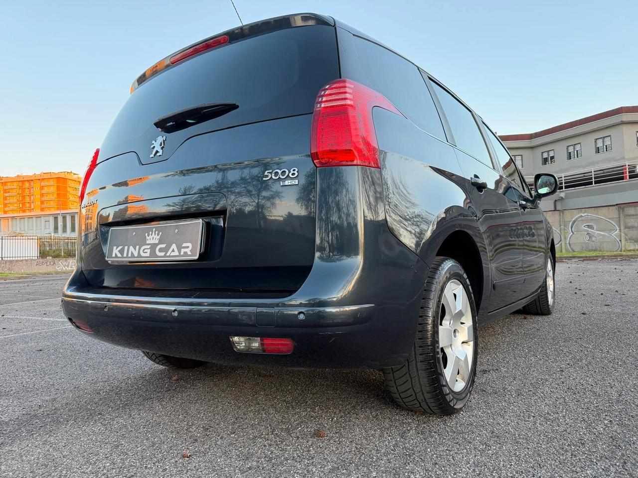 Peugeot 5008 1.6 e-HDi 112CV Stop&Start cambio robotizzato Active