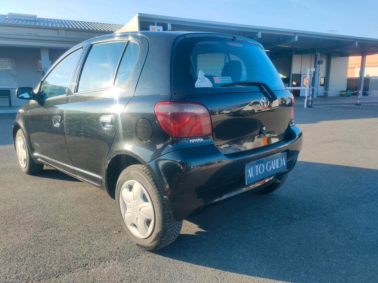 Toyota Yaris 1.0i 16V cat 5 porte