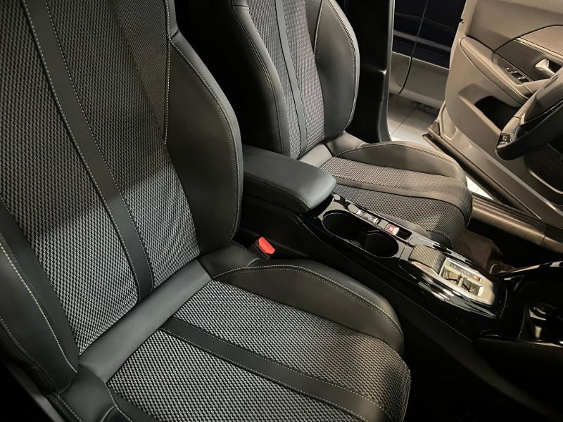 PEUGEOT 2008 motore elettrico 156 CV GT