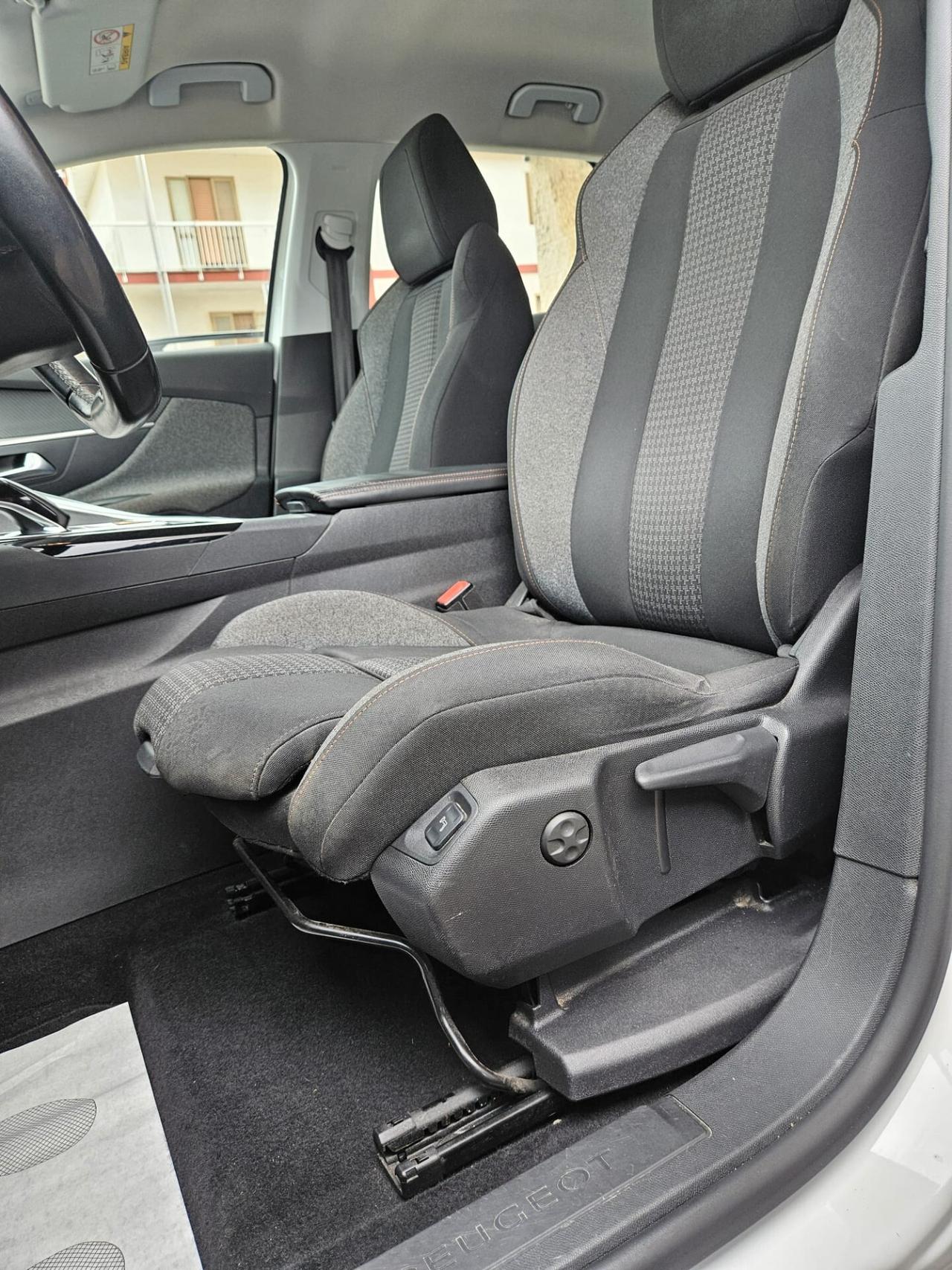 Peugeot 3008 1.6 BlueHDi 130cv AUTOMATICA FULL