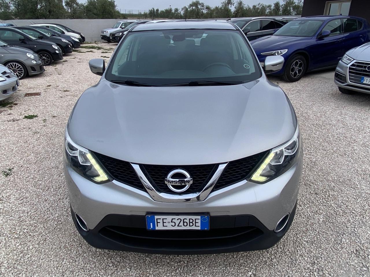 Nissan Qashqai 1.5 dCi Tekna GANCIO TRAINO,TELECAMERE 360*,NEOPATENTATI UNICO PROPIETARIO