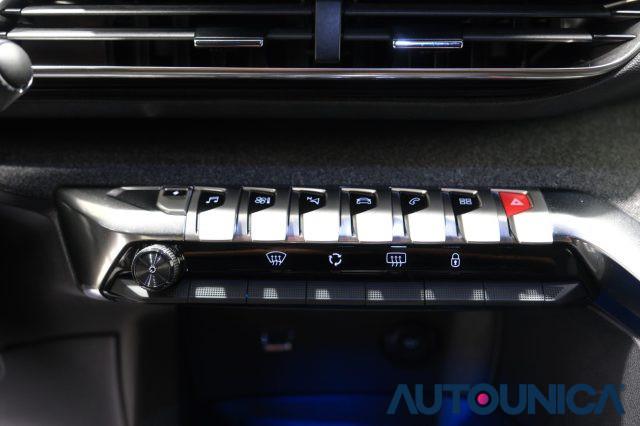 PEUGEOT 3008 HYBRID4 300 E-EAT8 ALLURE PACK