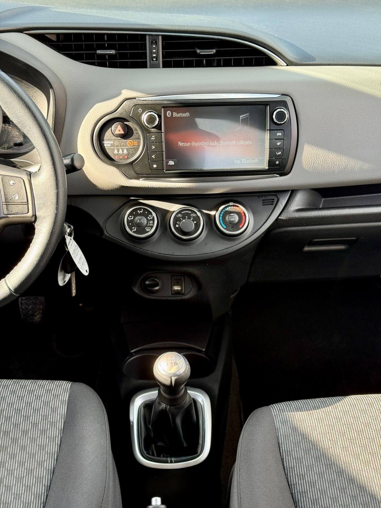 Toyota Yaris 1.0 5 porte Lounge 2015 OK NEOPATENTATI