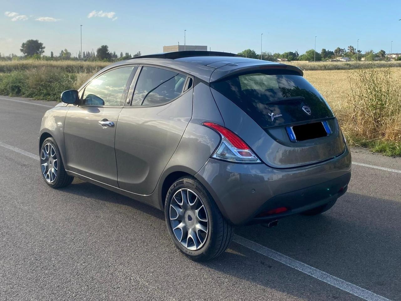 Lancia Ypsilon 1.2 69 CV 5 porte GPL Ecochic 30th Anniversary