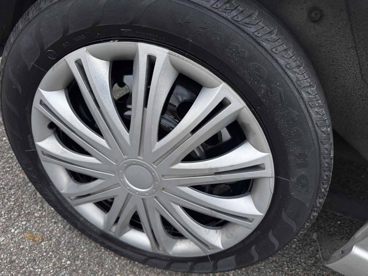 Suzuki Alto 1.0 con 77000km neopatentati