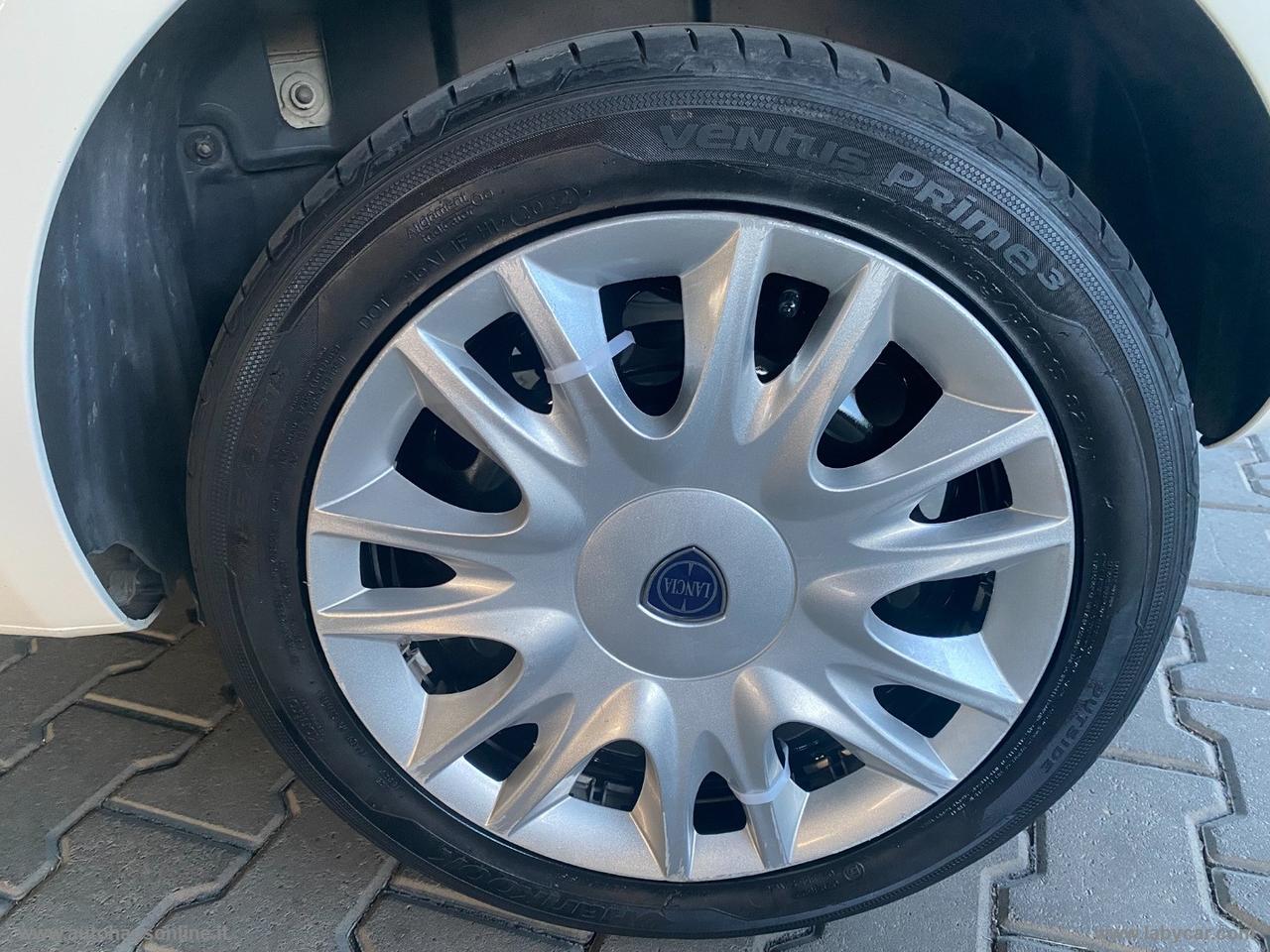 LANCIA Ypsilon 1.3 MJT 95 CV 5p. S&S Silver