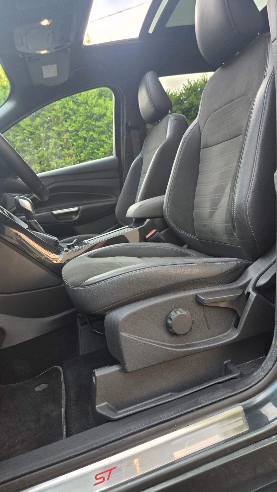 Ford Kuga 2.0 TDCI 180 CV S&S 4WD ST-Line Business