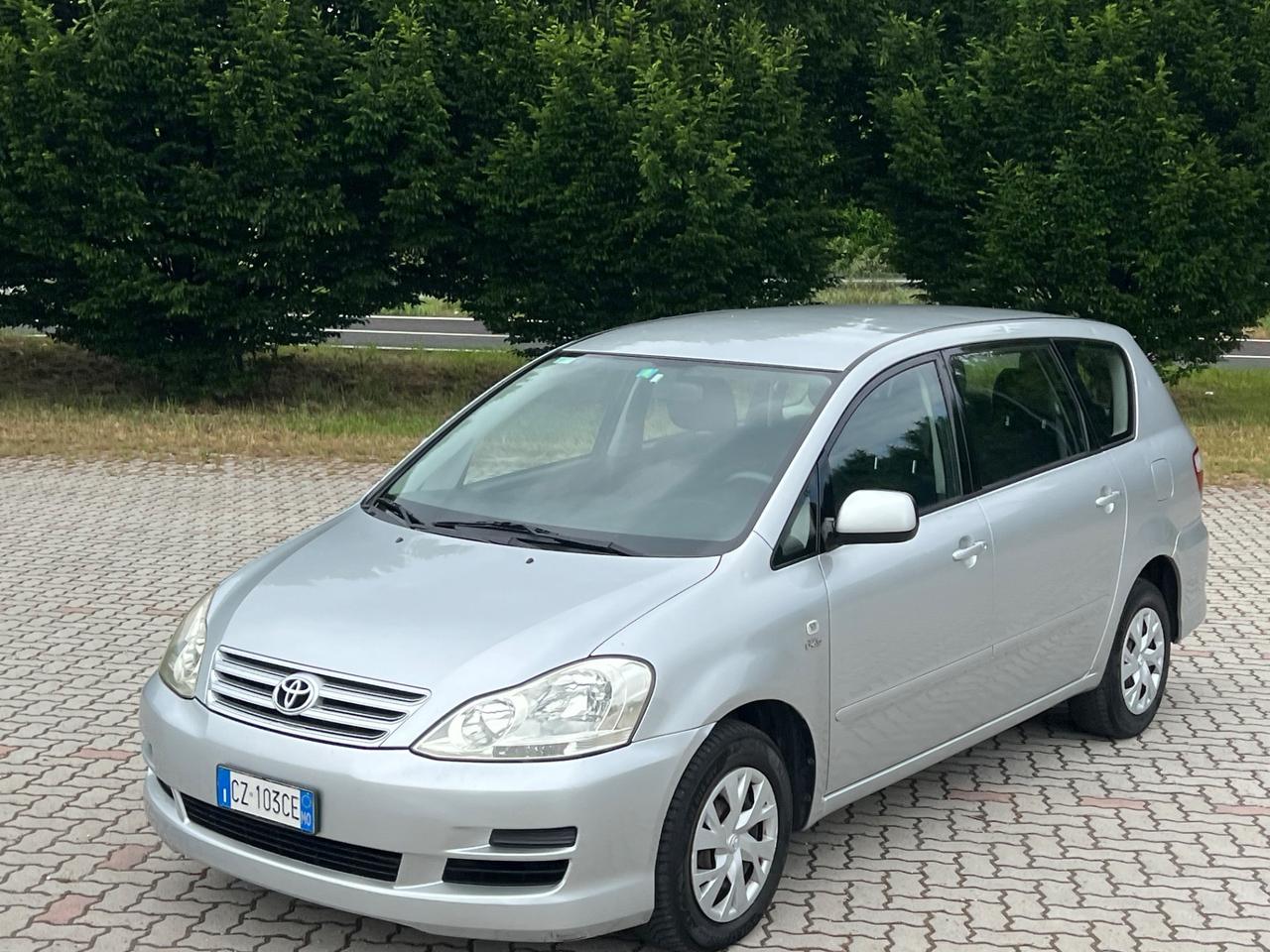 Toyota Avensis 2.0 D-4D 16V Station Wagon