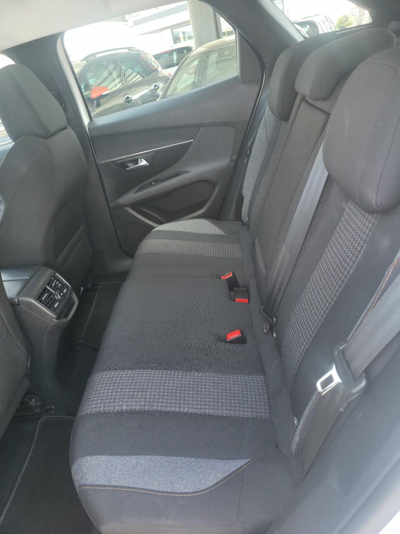 Peugeot 3008 BlueHDi 130 S&S Active Business