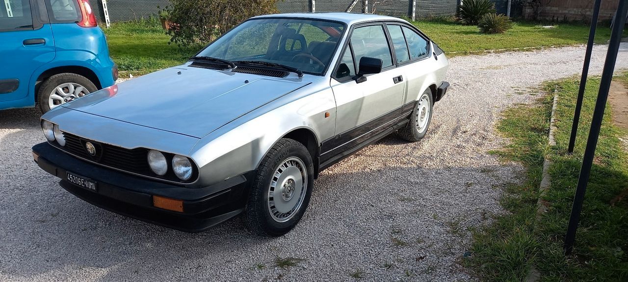 Alfa Romeo Alfetta GTV 2.0