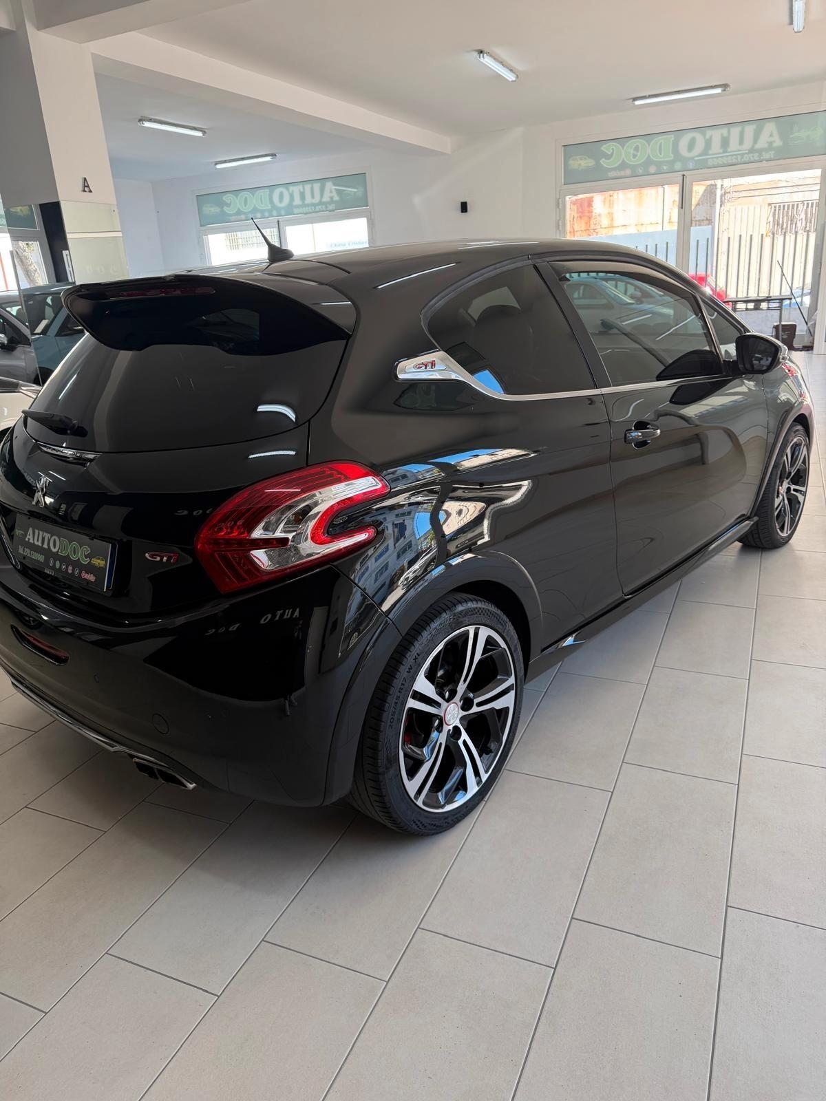 Peugeot 208 1.6 THP 200 CV 3 porte GTi