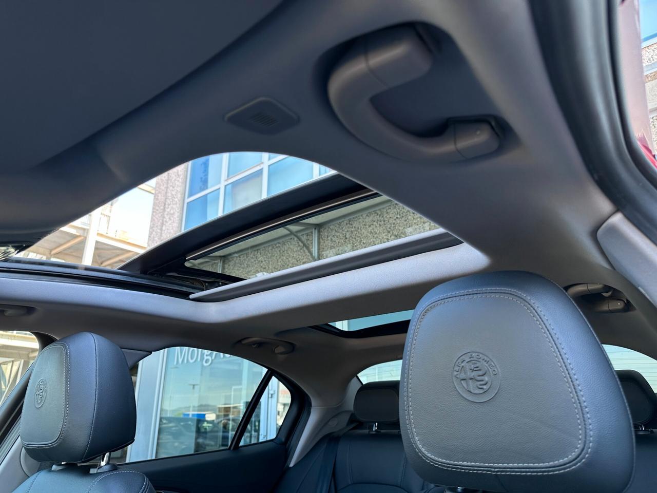 Alfa Giulia 2.2D 160CV AUTOM. EURO6D! DOPPIO TETTO! CARPLAY