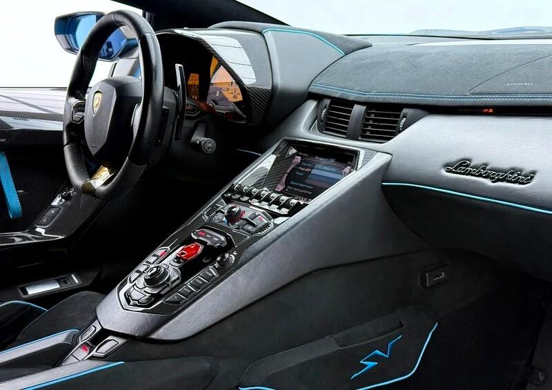 Lamborghini Aventador SV 6.5 V12 NOLEGGIO LUNGO TERMINE - LEASING FULL INCLUSIVE