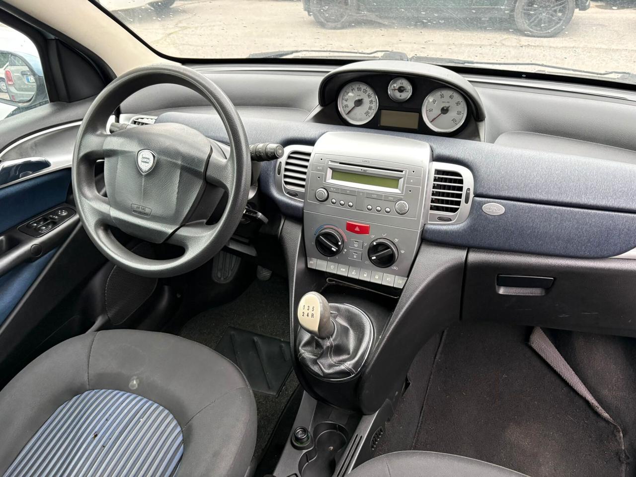Lancia Ypsilon 1.3 MJT 75 CV Oro
