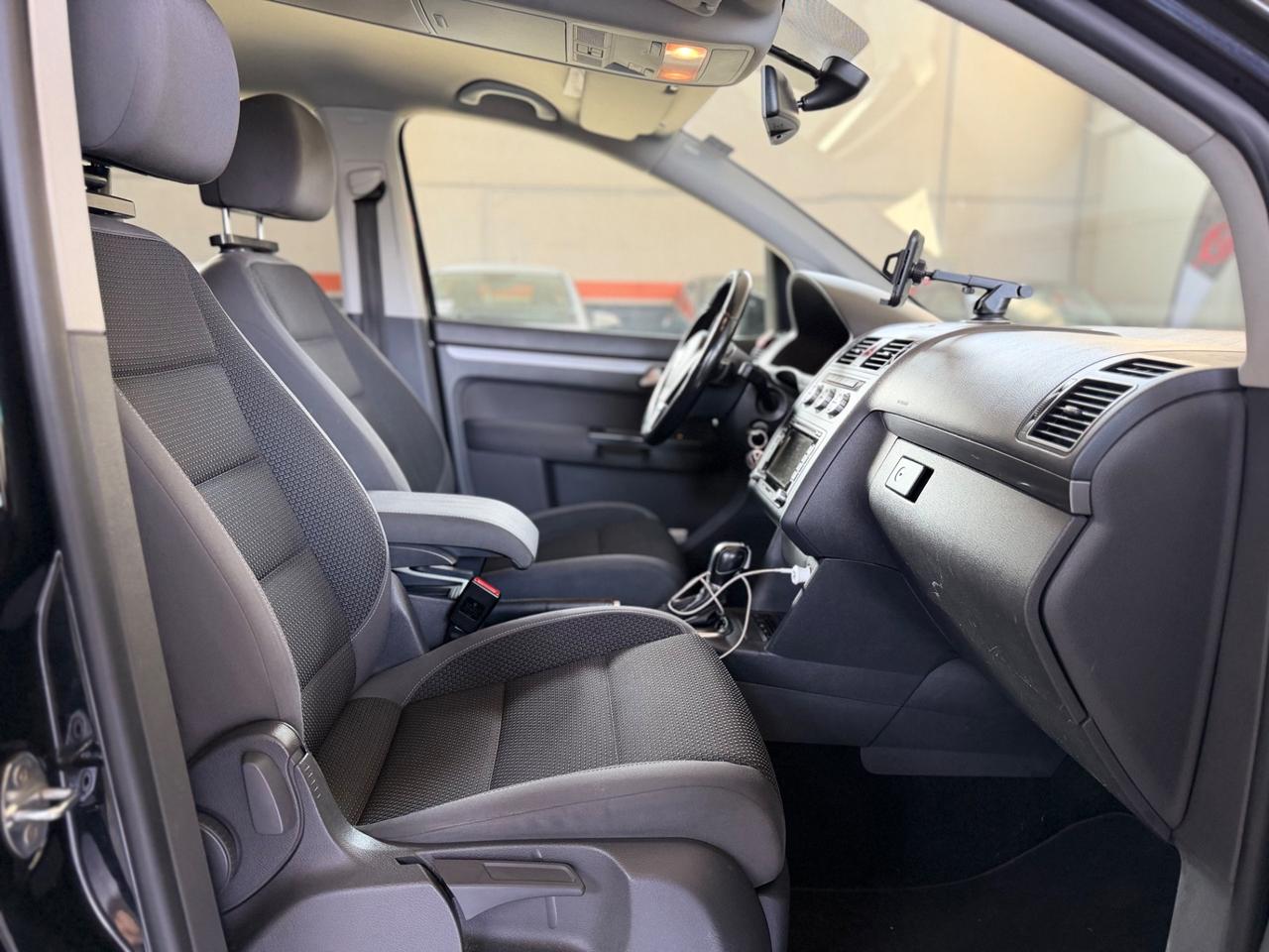 Volkswagen Touran 1.6 TDI DSG Comfortline 7 POSTI NEOPATENTATI