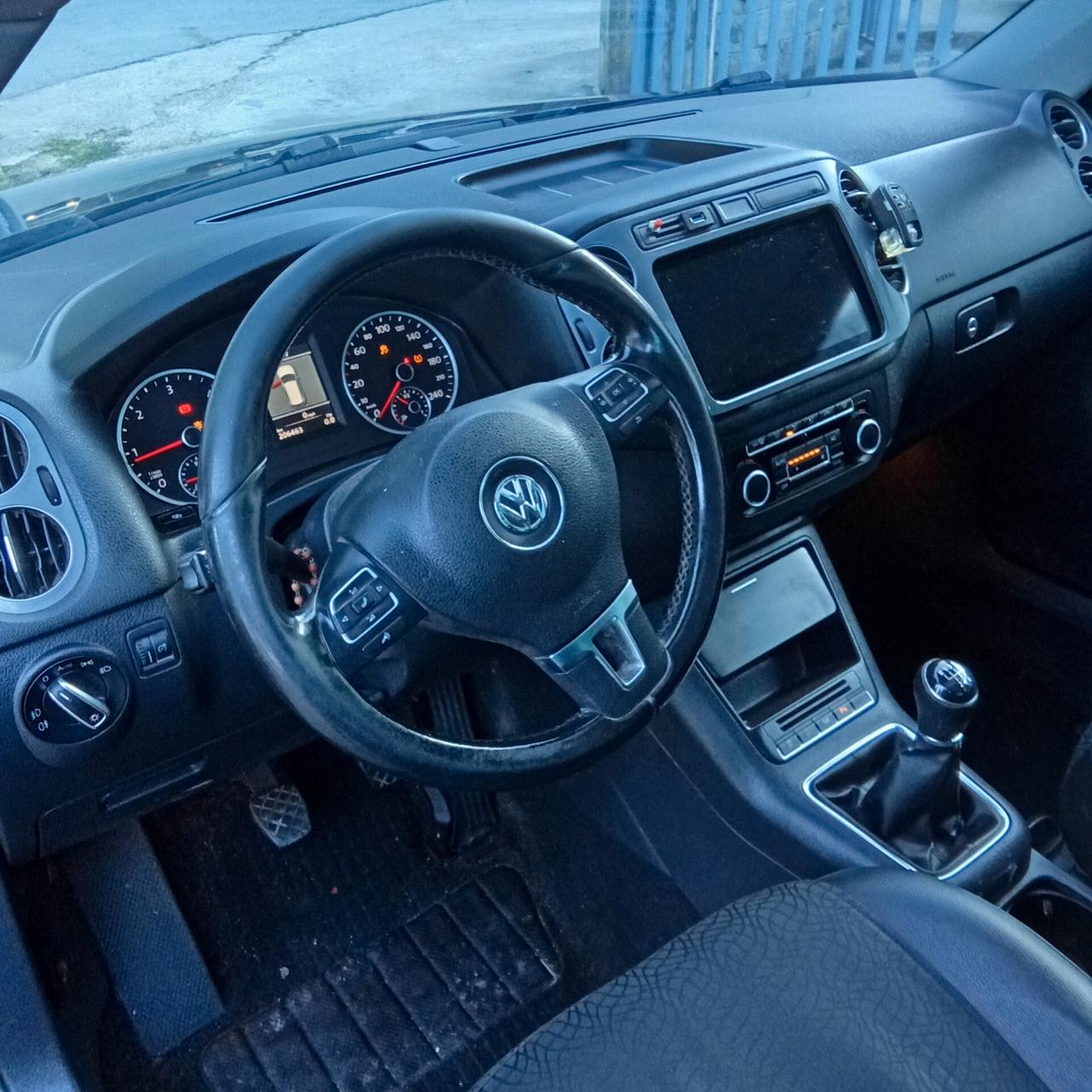 Volkswagen Tiguan 2.0 TDI 140 CV Sport 012