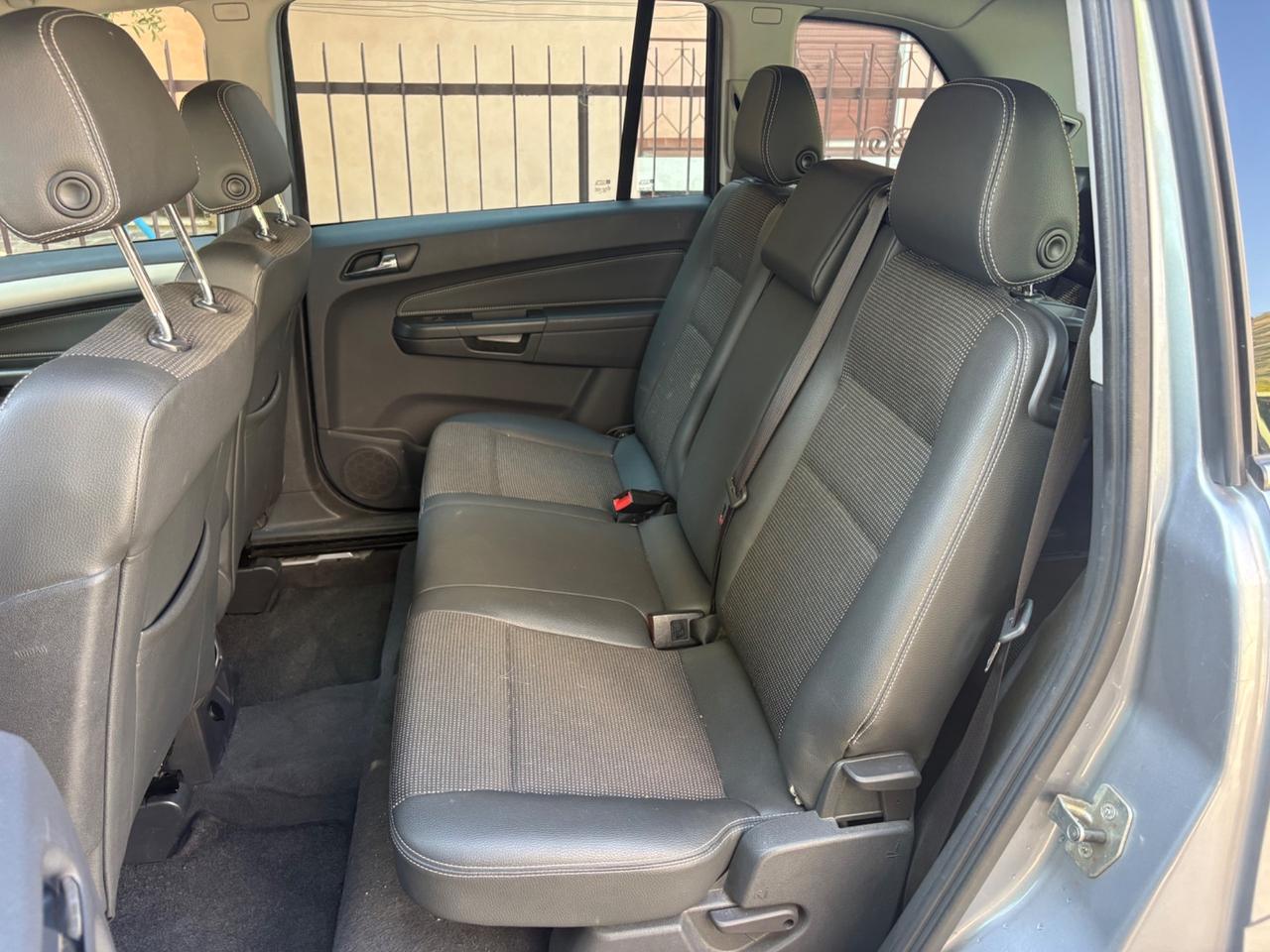 Opel Zafira 1.8 16V GPL-TECH Cosmo 7 POSTI
