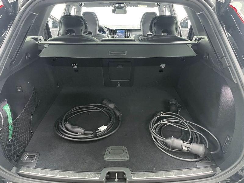 Volvo XC60 XC60 T6 PLUG IN PHEV ULTRA BALCK EDITION AWD AUT