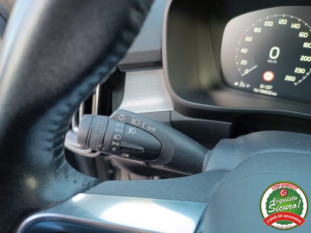 VOLVO XC40 D3 Momentum Navi Pelle Led Tetto Panoramico