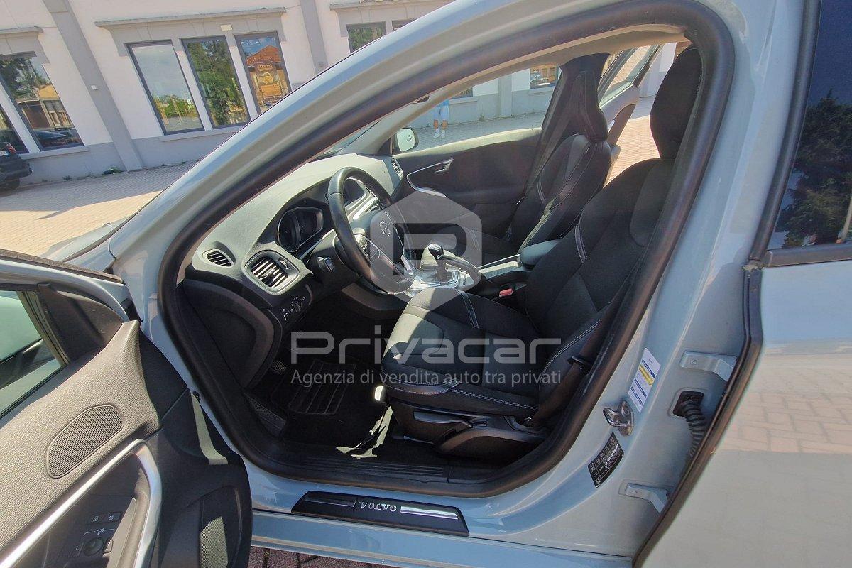 VOLVO V40 D2 Momentum
