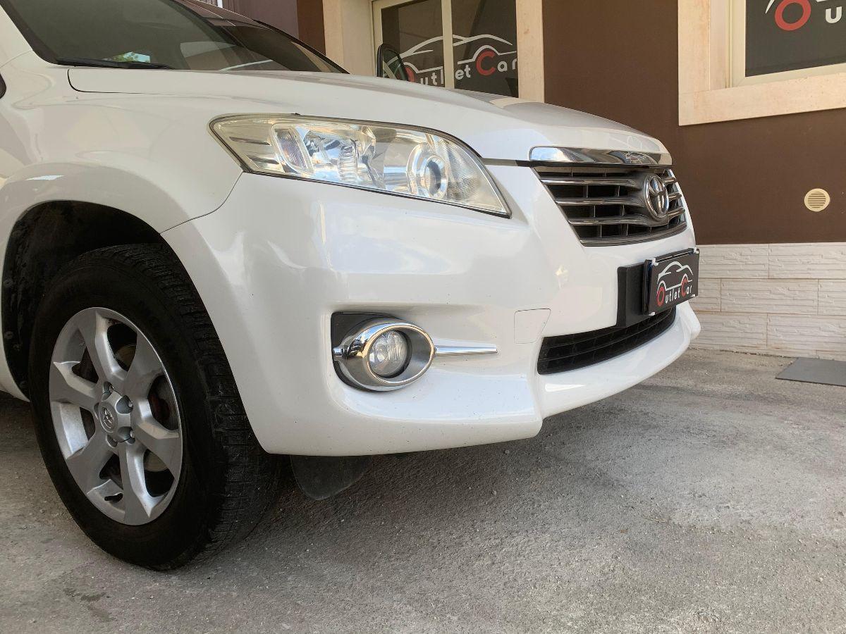 TOYOTA - RAV4