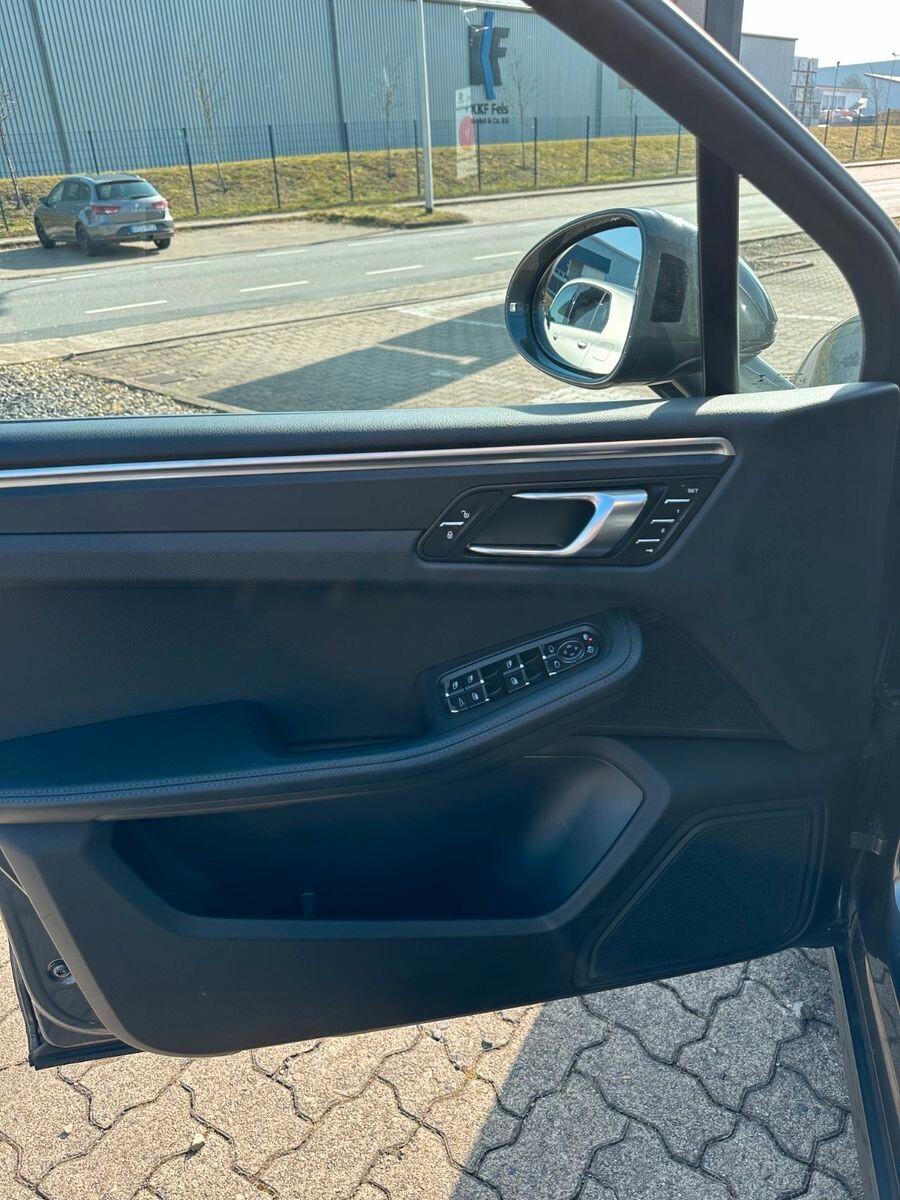 Porsche Macan 2.0 PDK, tetto panoramico, telecamera