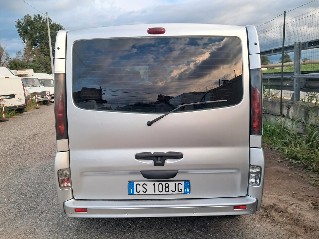 TRAFIC 2.5 DCI 140CV