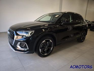 AUDI Q3 40 TDI quattro S tronic Business Advanced