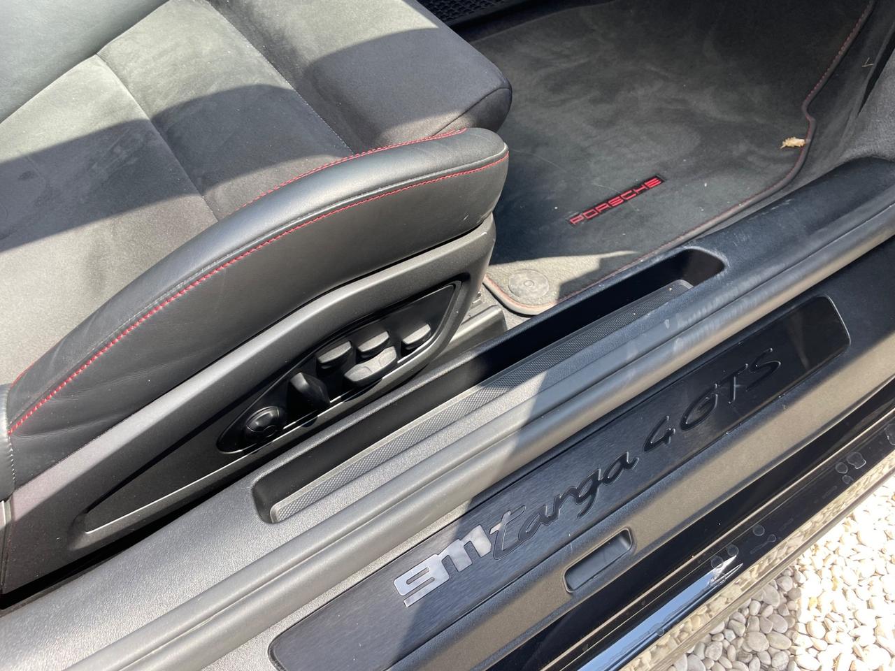 Porsche 911 Carrera 4 GTS Cabriolet