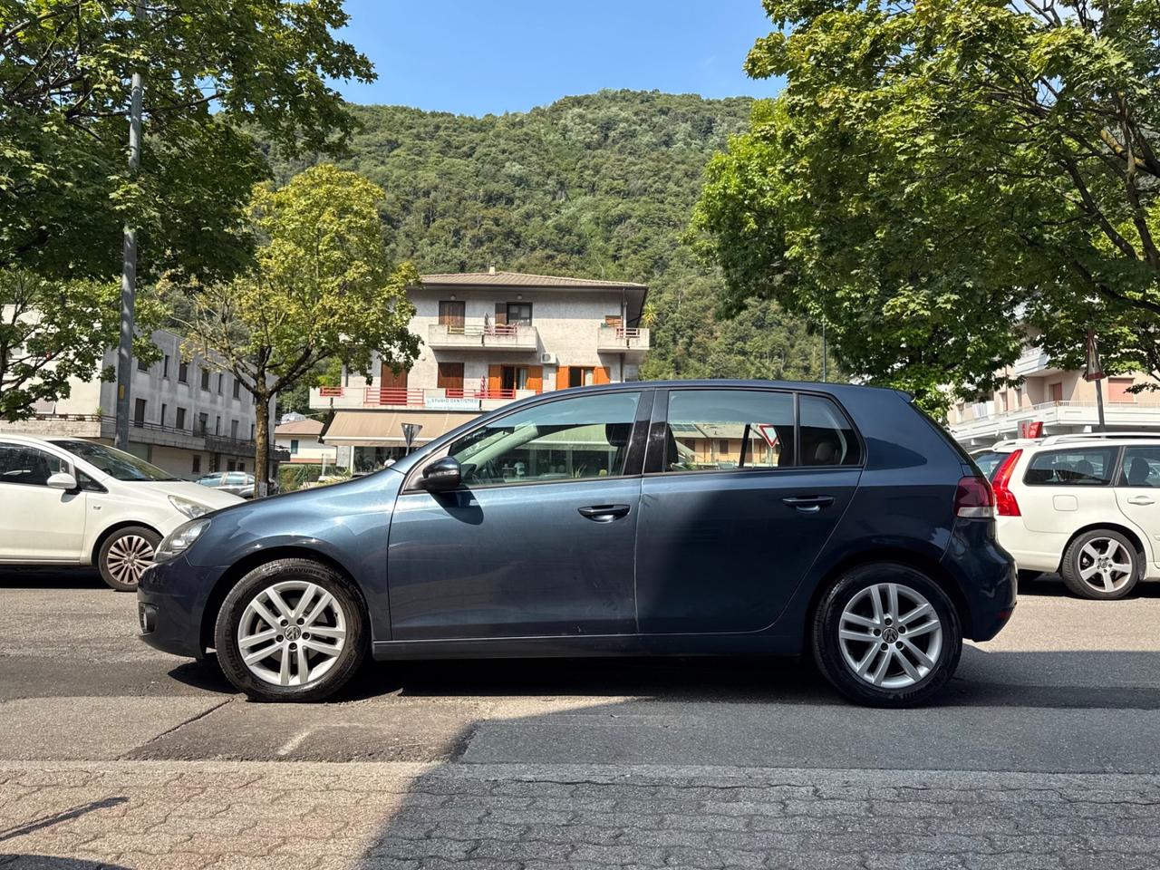 Volkswagen Golf 5p. Highline OK NEOPATENTATI CON CATENA DI DISTRIBUZIONE E GOMMATA NUOVA